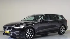 Gebruikt 2020 Volvo V60 Momentum Stationwagen | € 25.450 (Eerlijke prijs)