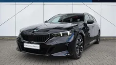 Zwart Nieuw 2025 BMW 550e Comfort Edition Stationwagen | € 109.950 (Eerlijke prijs)