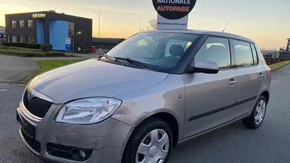 Grijs Gebruikt 2009 Skoda Fabia Ambiente Hatchback | € 2.650 (Super prijs)