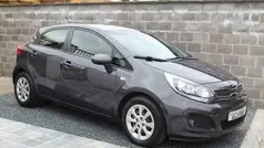 Grijs Gebruikt 2013 Kia Rio Sedan | € 6.500 (Goede deal)