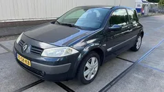 Grijs Gebruikt 2006 Renault Mégane II Dynamique Hatchback | € 1.199 (Eerlijke prijs)