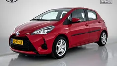 Rood Gebruikt 2017 Toyota Yaris Hybrid Hatchback | € 14.945 (Goede deal)