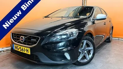 Gebruikt 2015 Volvo V40 Business Edition Hatchback | € 4.350 (Eerlijke prijs)