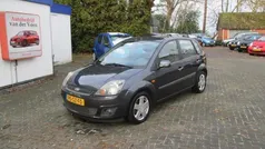 Grijs Gebruikt 2006 Ford Fiesta Futura Hatchback | € 1.495 (Eerlijke prijs)