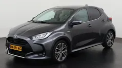 Grijs Gebruikt 2021 Toyota Yaris Hybrid Executive Hatchback | € 22.895 (Goede deal)