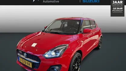 Rood Occasion 2021 Suzuki Swift Hatchback | € 15.925 (Eerlijke prijs)