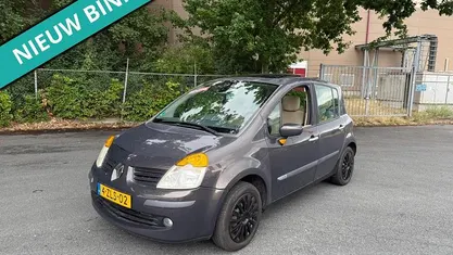 Gebruikt 2005 Renault Modus Authentique MPV | € 999 (Goede deal)