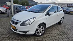 Wit Gebruikt 2010 Opel Corsa Selection Hatchback | € 2.650 (Eerlijke prijs)