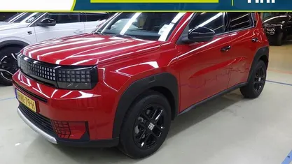 Occasion 2025 Fiat Grande Panda Icon Hatchback | € 24.935 (Goede deal)