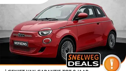 Rood Nieuw 2025 Fiat 500e Urban Hatchback | € 24.825 (Goede deal)