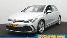 Grijs (metallic) Gebruikt 2022 VW Golf VIII GTE Hatchback | € 26.900 (Goede deal)