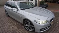 Grijs, metallic lak Gebruikt 2015 BMW 518 Executive Stationwagen | € 9.445 (Eerlijke prijs)