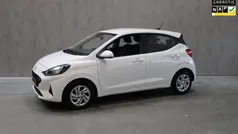Wit Gebruikt 2024 Hyundai i10 Comfort Hatchback | € 14.995 (Eerlijke prijs)