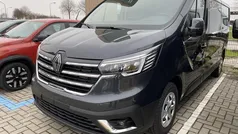 Zwart Nieuw 2024 Renault Trafic Van | € 33.122 (Goede deal)