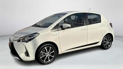 Occasion Toyota Yaris Hybrid Design 101 PK (74 kW) 2018 Wit Hatchback