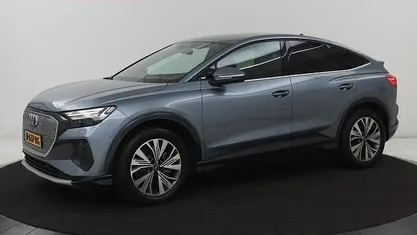 Blauw (metallic) Occasion 2021 Audi Q4 Sportback e-tron Advanced Plus SUV | € 22.900 (Super prijs)