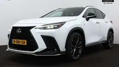 Wit, metallic lak Gebruikt 2022 Lexus NX450h+ Sport Line SUV | € 59.990 (Eerlijke prijs)