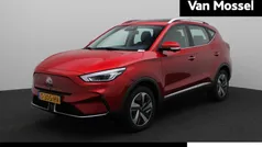 Rood Gebruikt 2023 MG ZS Luxury Sedan | € 20.777 (Goede deal)