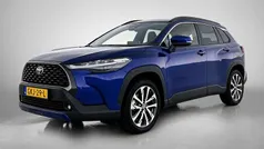 Blauw metallic Gebruikt 2024 Toyota Corolla Cross Style SUV | € 35.750 (Eerlijke prijs)