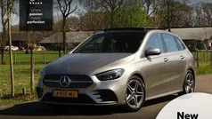 Grijs, metallic lak Gebruikt 2020 Mercedes B200 AMG line MPV | € 29.770 (Goede deal)