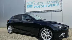 Zwart Gebruikt 2015 Mazda 3 Hatchback | € 12.850 (Eerlijke prijs)