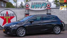 Zwart Gebruikt 2020 Opel Astra Elegance Hatchback | € 15.950 (Eerlijke prijs)