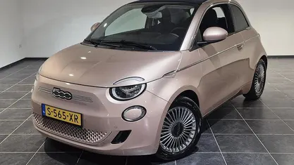 Gebruikt 2023 Fiat 500e Cabriolet | € 20.745 (Eerlijke prijs)