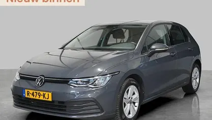 Occasion 2022 VW Golf VIII Life Hatchback | € 19.395 (Eerlijke prijs)