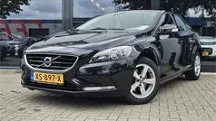 Zwart Gebruikt 2015 Volvo V40 Momentum Stationwagen | € 10.700 (Goede deal)