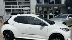 Wit Gebruikt 2022 Toyota Yaris Hybrid Executive Hatchback | € 24.950 (Eerlijke prijs)