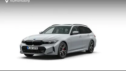 Grijs Nieuw 2025 BMW 330 M Sport Stationwagen | € 68.135 (Goede deal)