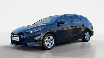 Grijs Occasion 2024 Kia Ceed Hatchback | € 23.440 (Eerlijke prijs)