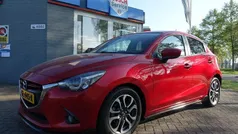 Rood Gebruikt 2015 Mazda 2 Hatchback | € 8.545 (Eerlijke prijs)