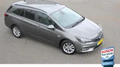 Grijs Gebruikt 2020 Opel Astra Business Stationwagen | € 14.390 (Eerlijke prijs)