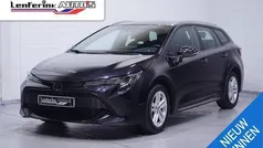 Zwart, metallic lak Gebruikt 2019 Toyota Corolla Active Stationwagen | € 19.266 (Eerlijke prijs)