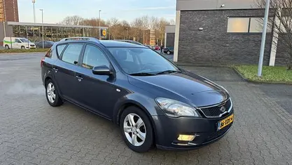 Grijs (metallic) Occasion 2012 Kia Ceed Plus Hatchback | € 2.450 (Super prijs)