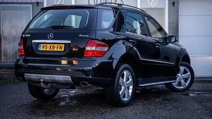 Zwart (metallic) Occasion 2007 Mercedes 350 SUV | € 9.950 (Eerlijke prijs)