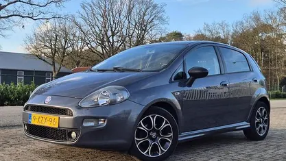 Grijs Occasion 2014 Fiat Punto Evo Racing Hatchback | € 3.299 (Eerlijke prijs)