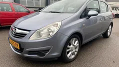 Grijs, metallic lak Gebruikt 2008 Opel Corsa Cosmo Hatchback | € 4.250 (Eerlijke prijs)