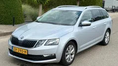 Grijs Gebruikt 2019 Skoda Octavia Clever Stationwagen | € 9.950 (Eerlijke prijs)