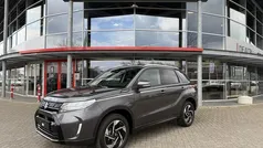 Gebruikt 2025 Suzuki Vitara Style SUV | € 31.894 (Eerlijke prijs)