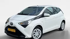 Hatchback Gebruikt 2020 Toyota Aygo X-play Hatchback | € 11.950 (Eerlijke prijs)
