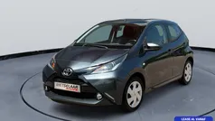 Grijs Gebruikt 2016 Toyota Aygo X-play Hatchback | € 11.645 (Eerlijke prijs)