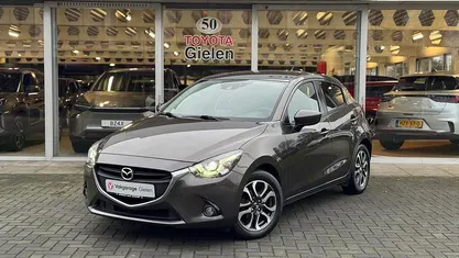 Grijs Gebruikt 2017 Mazda 2 Hatchback | € 10.900 (Eerlijke prijs)
