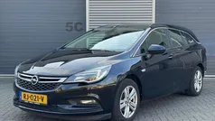 Zwart Gebruikt 2017 Opel Astra Business Stationwagen | € 4.250 (Goede deal)