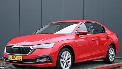 Occasion Skoda Octavia Business Line 2021 Rood Hatchback