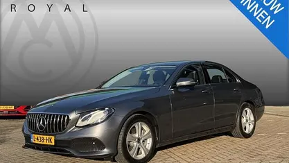 Grijs Occasion 2017 Mercedes E200 Prestige Sedan | € 22.995 (Super prijs)