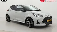 Grijs Gebruikt 2022 Toyota Yaris Hybrid Sport Hatchback | € 25.999 (Eerlijke prijs)