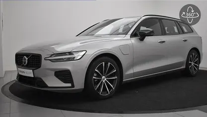 Grijs Occasion 2025 Volvo V60 Plus Stationwagen | € 44.900 (Eerlijke prijs)