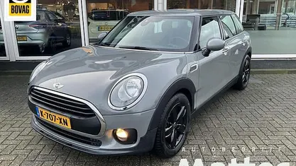 Grijs (metallic) Gebruikt 2018 Mini One Clubman Salt Stationwagen | € 14.995 (Eerlijke prijs)